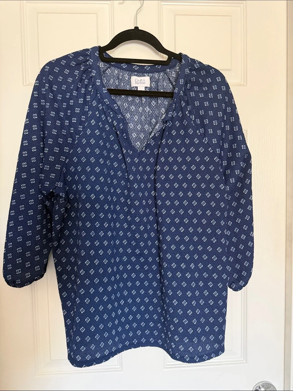 croft & barrow Navy Blue Printed V-Neck Tunic Top - Picture 1 of 5